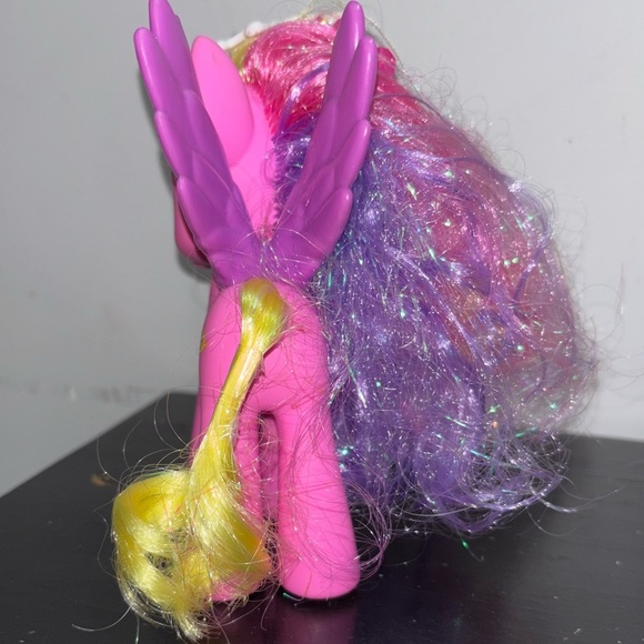 My Little Pony G4 Cadence 2010 4” figure with tinsel hair and 2 hair clips - Picture 4 of 5